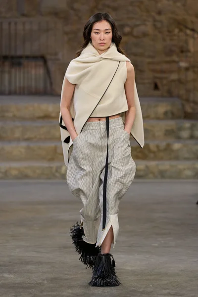 Look 18